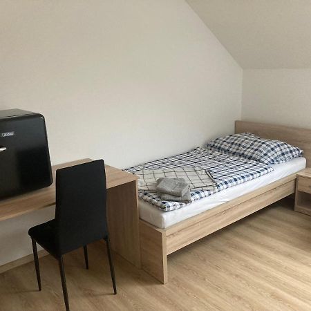 Ubytovani Na Spejcharu, Zelevcice Slaný Zewnętrze zdjęcie
