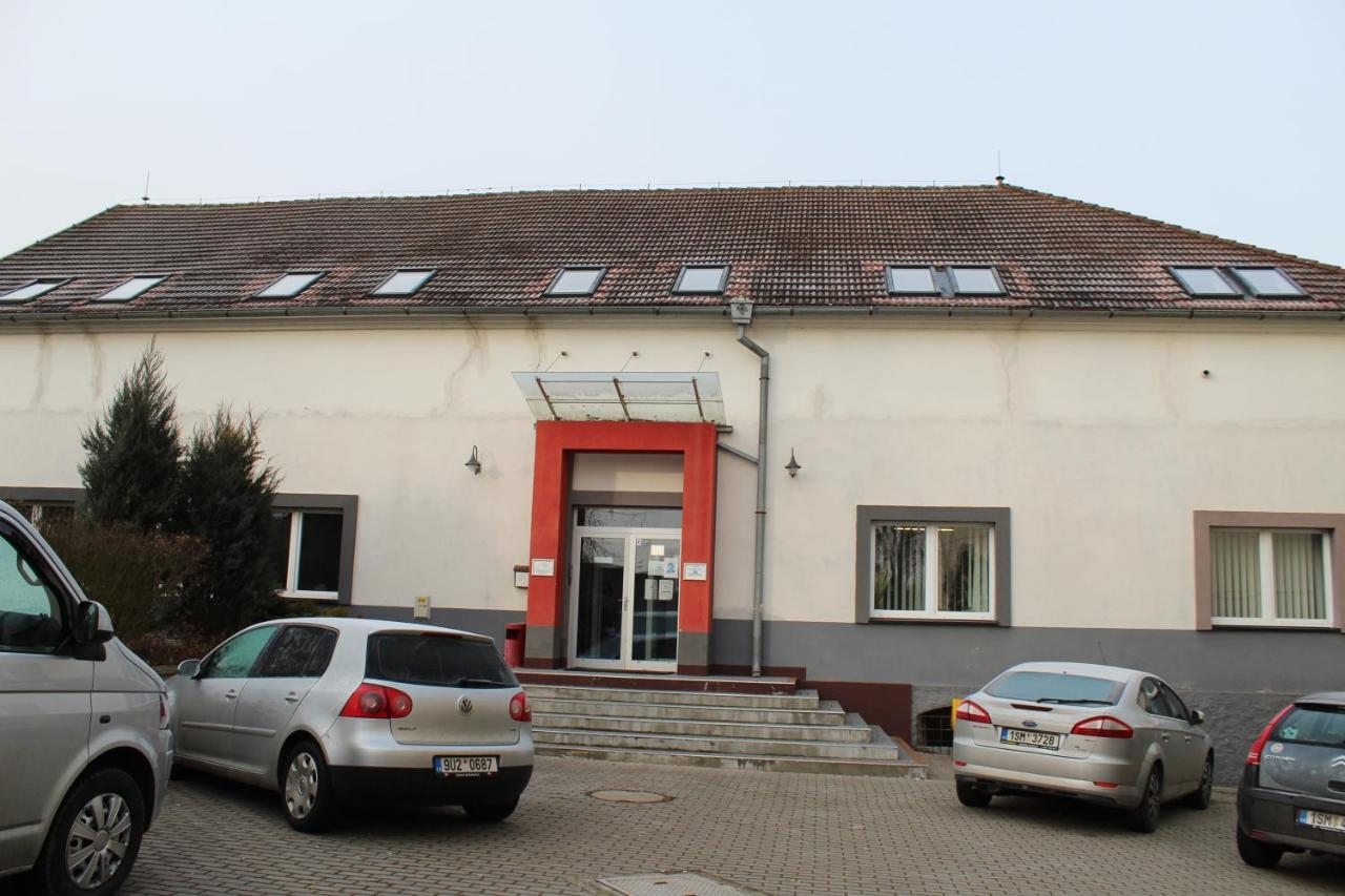 Ubytovani Na Spejcharu, Zelevcice Slaný Zewnętrze zdjęcie